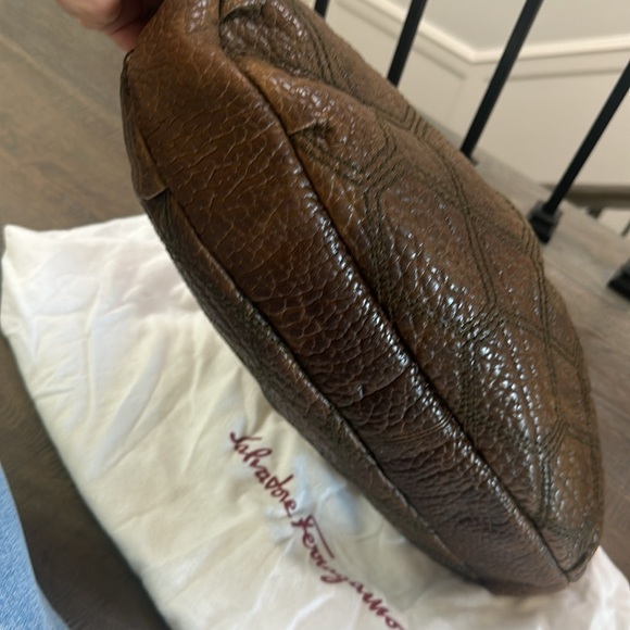 Authentic vintage Salvatore Ferragamo Olive Green Purse - Picture 7 of 7